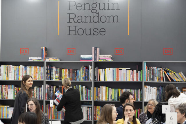 Penguin Random Home, yazarları yapay zekadan korumak için telif hakkı kurallarını değiştiriyor – Gazete İstanbul